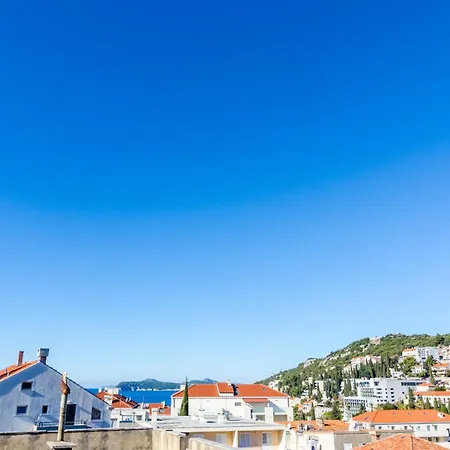 Seaside Terrace Apartment: Beachfront Comfort With Wi-fi * Dubrovnik
