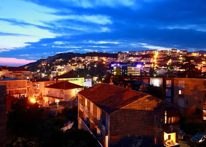 Cozy In 36 M² Sea And Garden View Apartament Dubrownik