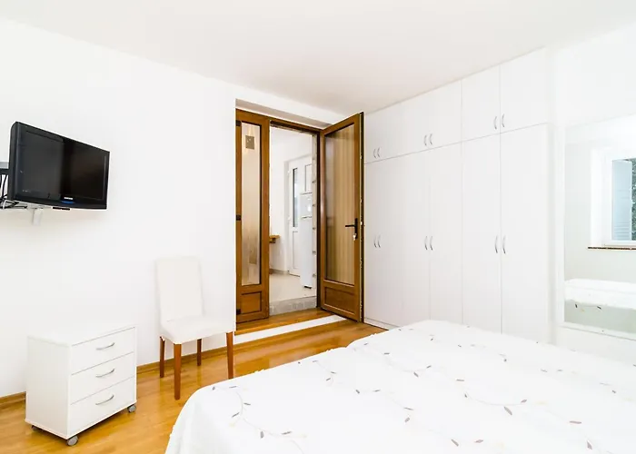 Cozy In 36 M² Sea And Garden View דירה